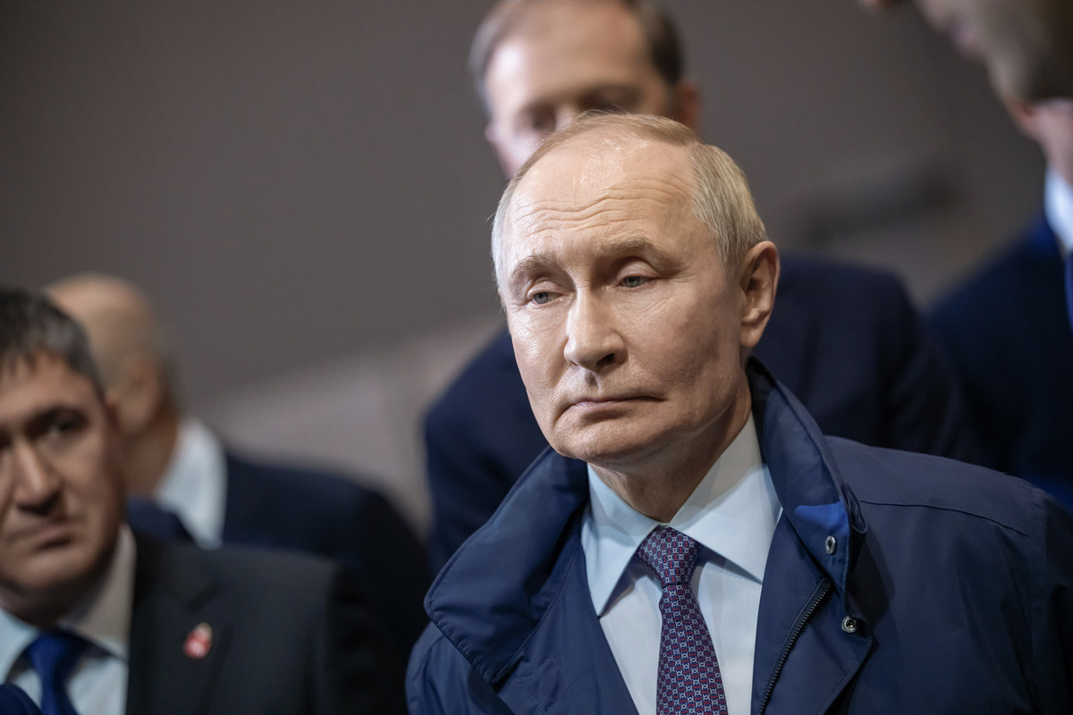 Политолог Мухин: Путин, говоря, о ДСНВ призвал США восстановить стратегическую безопасность