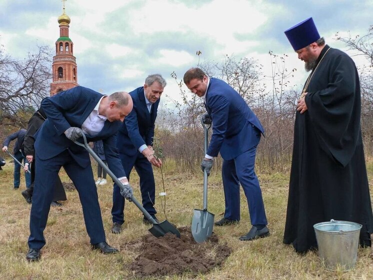 Символ единства: в Ачаирском монастыре под Омском высадили 33 облепихи из Беларуси