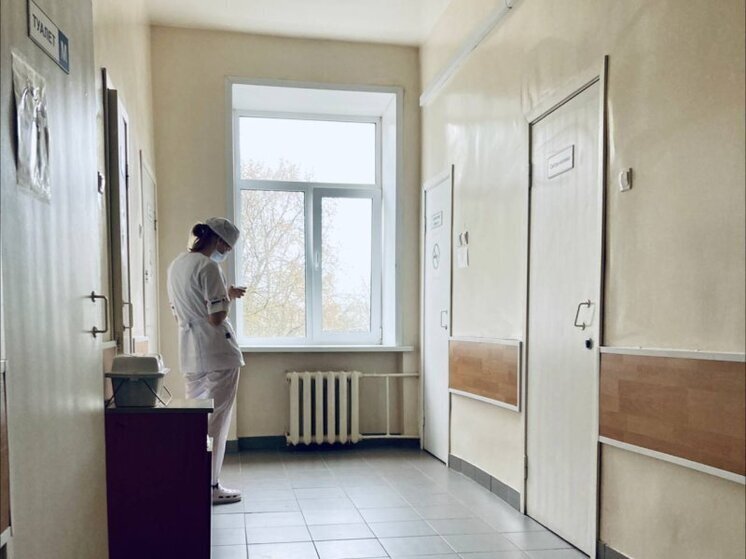 Вологодские офтальмологи провели редкую операцию на сетчатке глаза