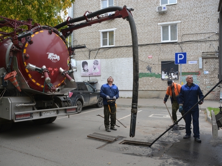 В Иванове занялись расчисткой ливневого коллектора на улице Чайковского