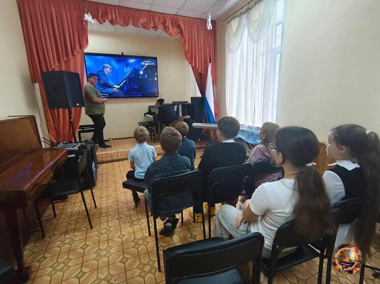 Юные жители Приморска прикоснулись к искусству