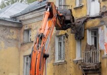 Реновация в Петербурге за 15 лет затронула тысячи жителей: ветхие дома снесены, кварталы обновляются, а жильцы получают новые квартиры и доступ к социальной инфраструктуре. Одновременно в районах строятся школы и детские сады.
