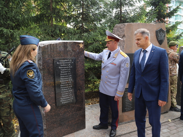 В Перми открыли памятник сотрудникам УИС, погибшим на СВО