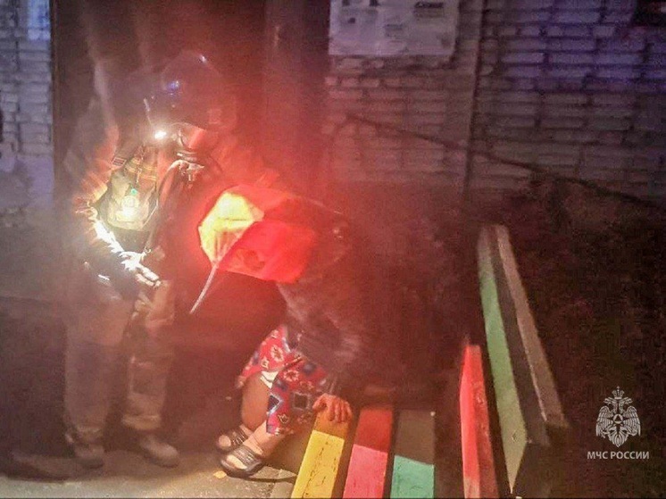 Шестерых человек спасли в ходе тушения пожара в Кургане