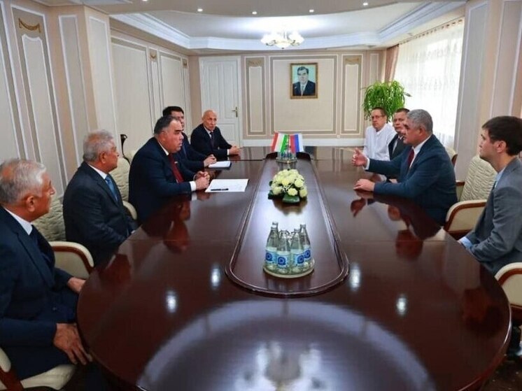 Тюменские нейрохирурги оказывают помощь коллегам из Таджикистана