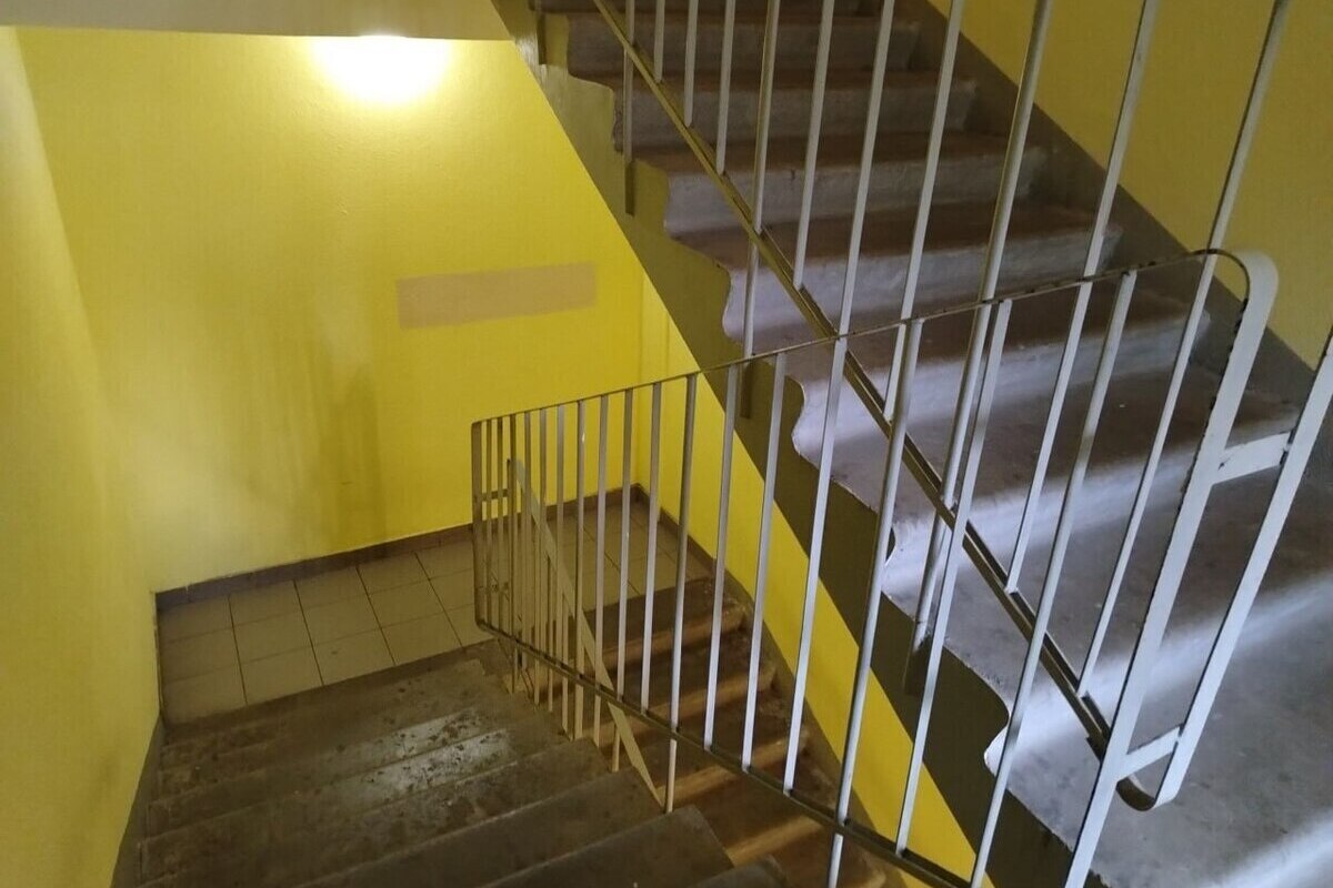 В Петербурге с начала года отремонтировали более 3 тысяч лестничных клеток