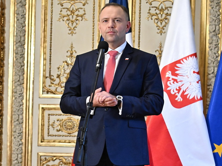 В МИД РФ высмеяли употребившего снюс в зале заседаний ООН президента Польши