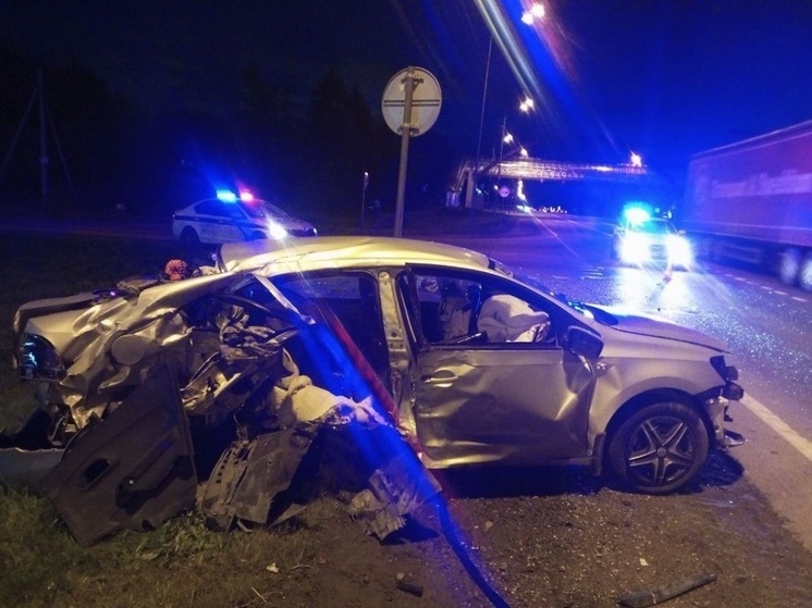 Водитель и пассажирка пострадали в ДТП под Вологдой
