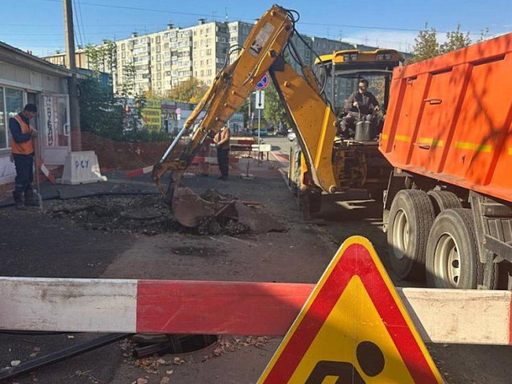 В Ленинском районе идет ремонт водопроводной трубы длиной 155 метров