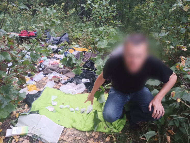 В Шемышейском районе мужчина задержан за хранение наркотиков в лесной палатке