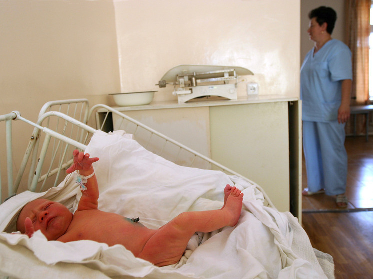 Проект бюджета России сохраняет материнский капитал до 2030 года