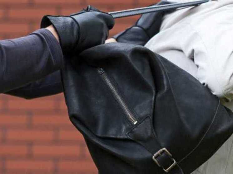 В Новомосковске задержан грабитель, похитивший рюкзак с телефоном и картами