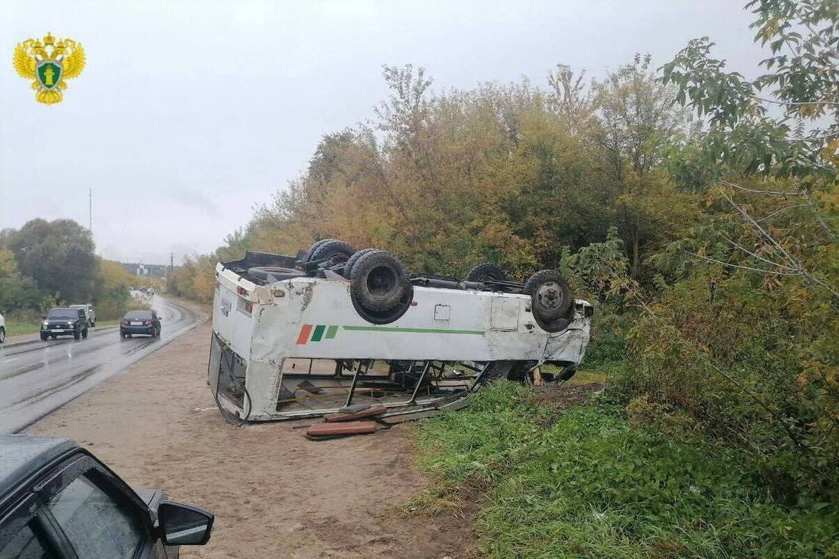 В российском регионе перевернулся пассажирский автобус, есть пострадавшие