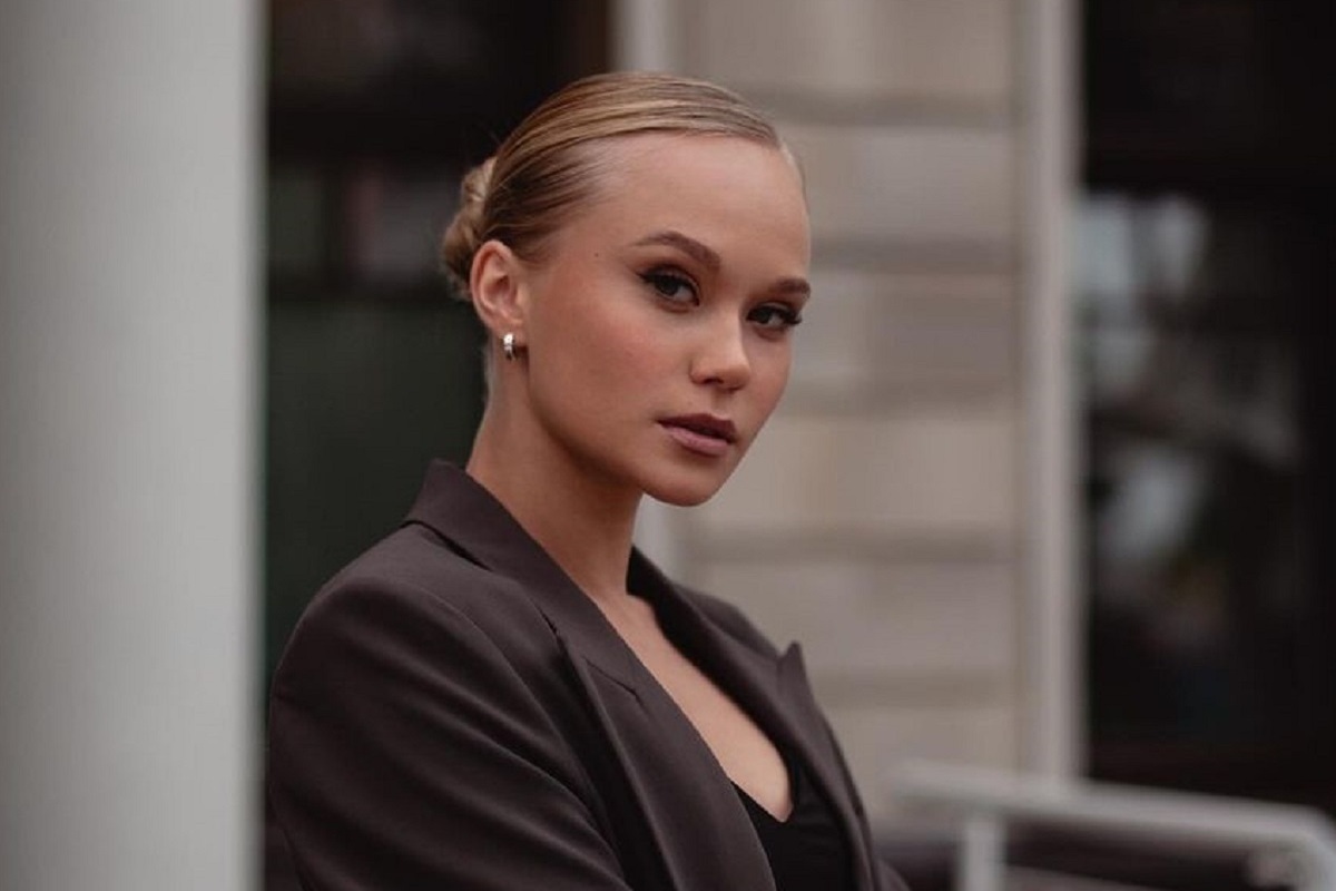 Макияж и прическа сделали гимнастку неотразимой