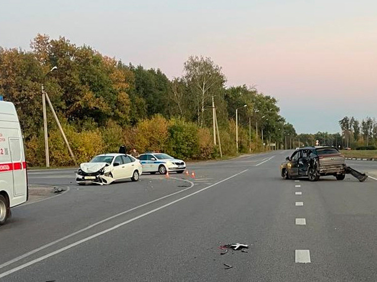 Под Липецком столкновение автомобилей оставило водителей в больнице