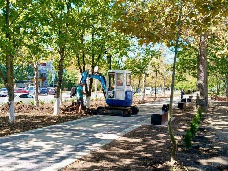 Благоустройство зеленой зоны на Ленина в Темрюке близится к завершению
