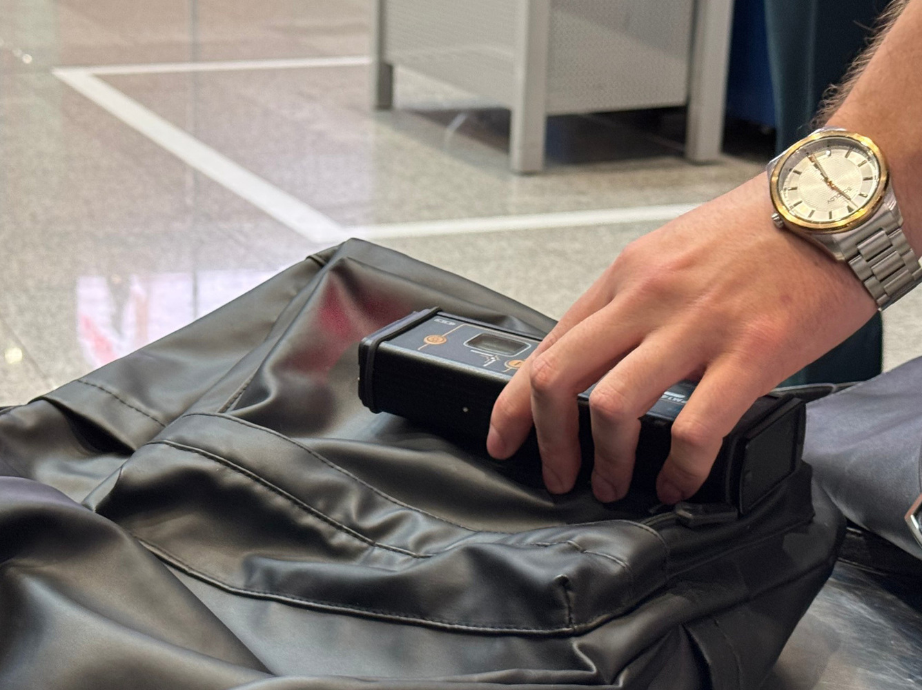 Старые светящиеся часы с радионуклидами