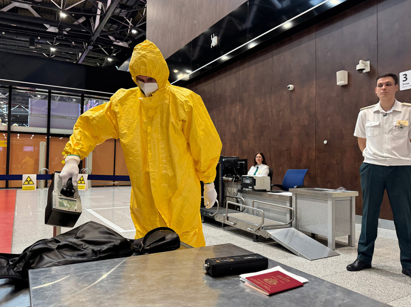 Процесс упаковки и утилизации радиоактивных материалов