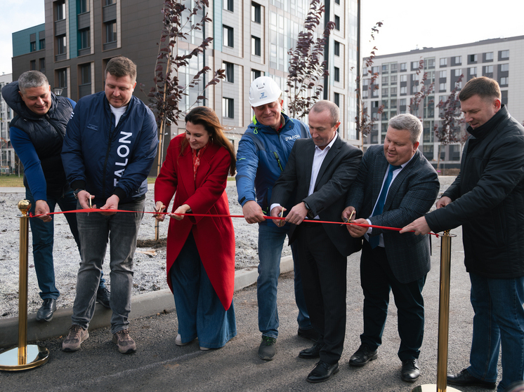 В новом микрорайоне на Левом берегу высадили черёмуховую аллею
