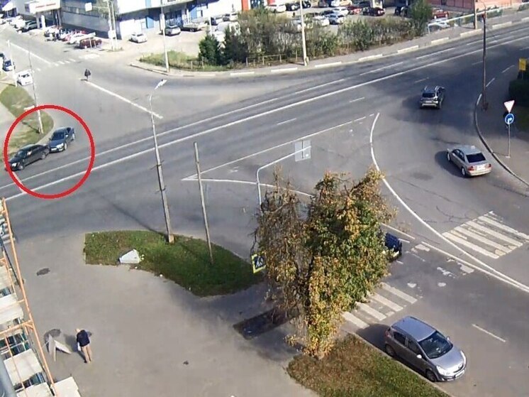 На повороте с улицы Вокзальной на Октябрьский проспект ДТП