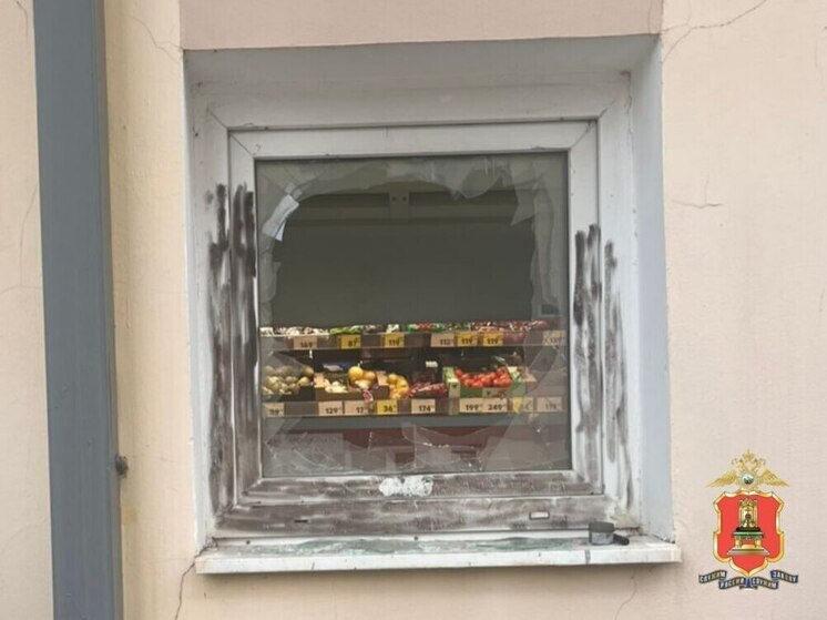 В Твери мужчина настолько захотел торт и алкоголь, что не смог дождаться открытия магазина