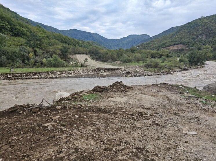 Движение на дорогах в двух районах Дагестана восстанавливают после разгула стихии