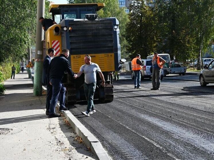 Глава Пензы проконтролировал качество дорожных работ на Захарова