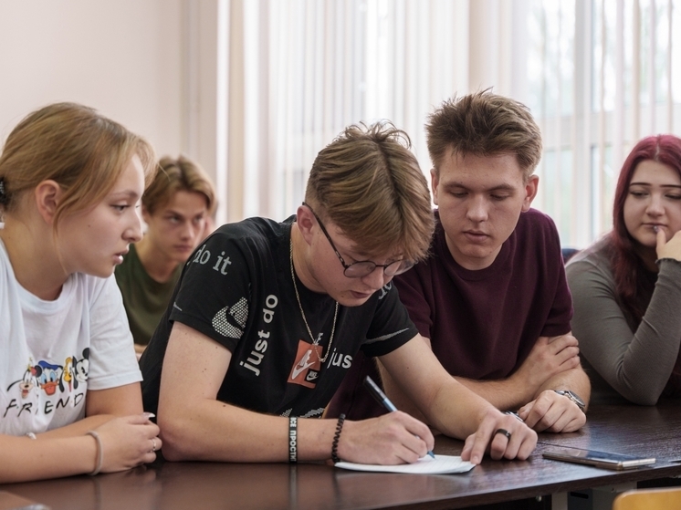 Первокурсники КГУ показали «свои ходы»