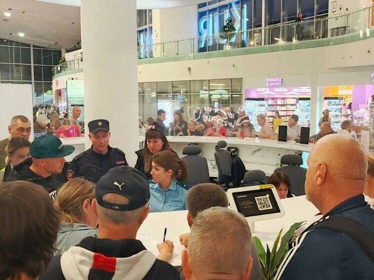Прокуратура проверит задержку рейса Azur Air из Самары в Анталью 24 сентября