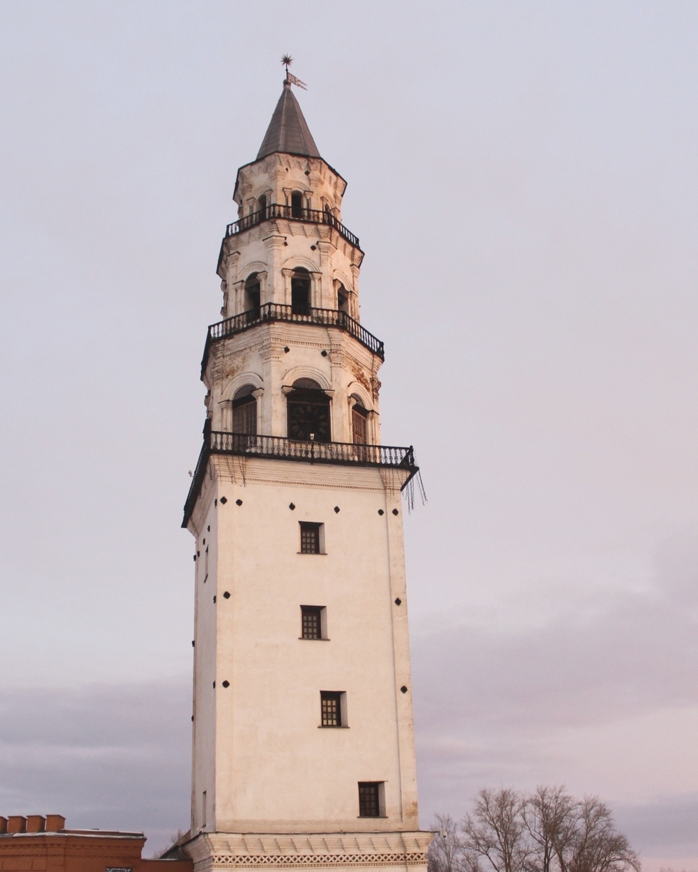 Невьянская башня с часами