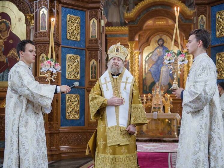 Гусев поздравил главу Воронежской митрополии Леонтия с 55-летием