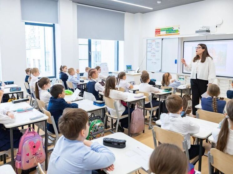 В Москве утвердили новую систему стимулирующих выплат учителям