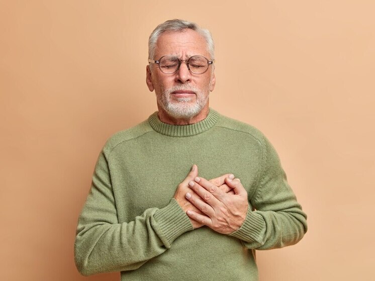 Кардиолог назвал тревожный сигнал, который проявляется за неделю до инфаркта