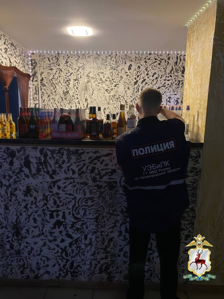 Больше 100 литров контрафактного алкоголя изъято в борском кафе