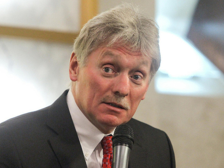 Песков о поставках США: Казахстан имеет право выбирать более дешевые локомотивы