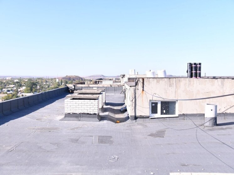 Красноярские строители помогают восстанавливать крыши в ЛНР