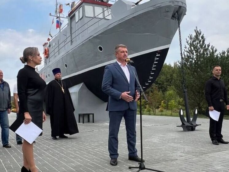 В Борисовке открыли памятник водолазному катеру