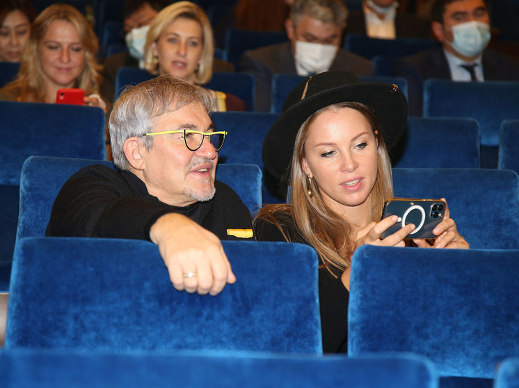 Мировой суд Подмосковья официально расторг брак Дмитрия Диброва