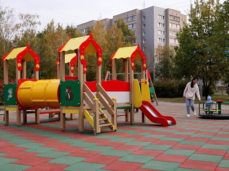 Более 100 детских и спортивных площадок благоустроили в Вологодской области