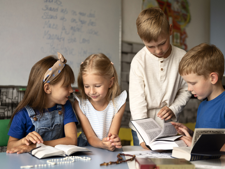 50 школьников из ДНР приехали во Владивосток на «Университетские смены»