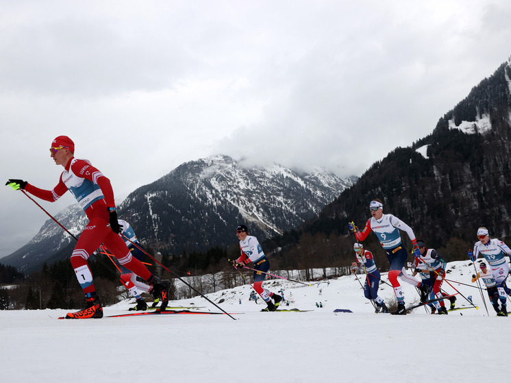 Международная федерация лыжного спорта и сноуборда (FIS) 24 сентября объявила о переносе окончательного решения по допуску российских спортсменов к участию в международных соревнованиях. Это решение должно было быть принято на сентябрьском заседании FIS, проходящем в швейцарском Цюрихе, однако теперь оно отложено до 21 октября.