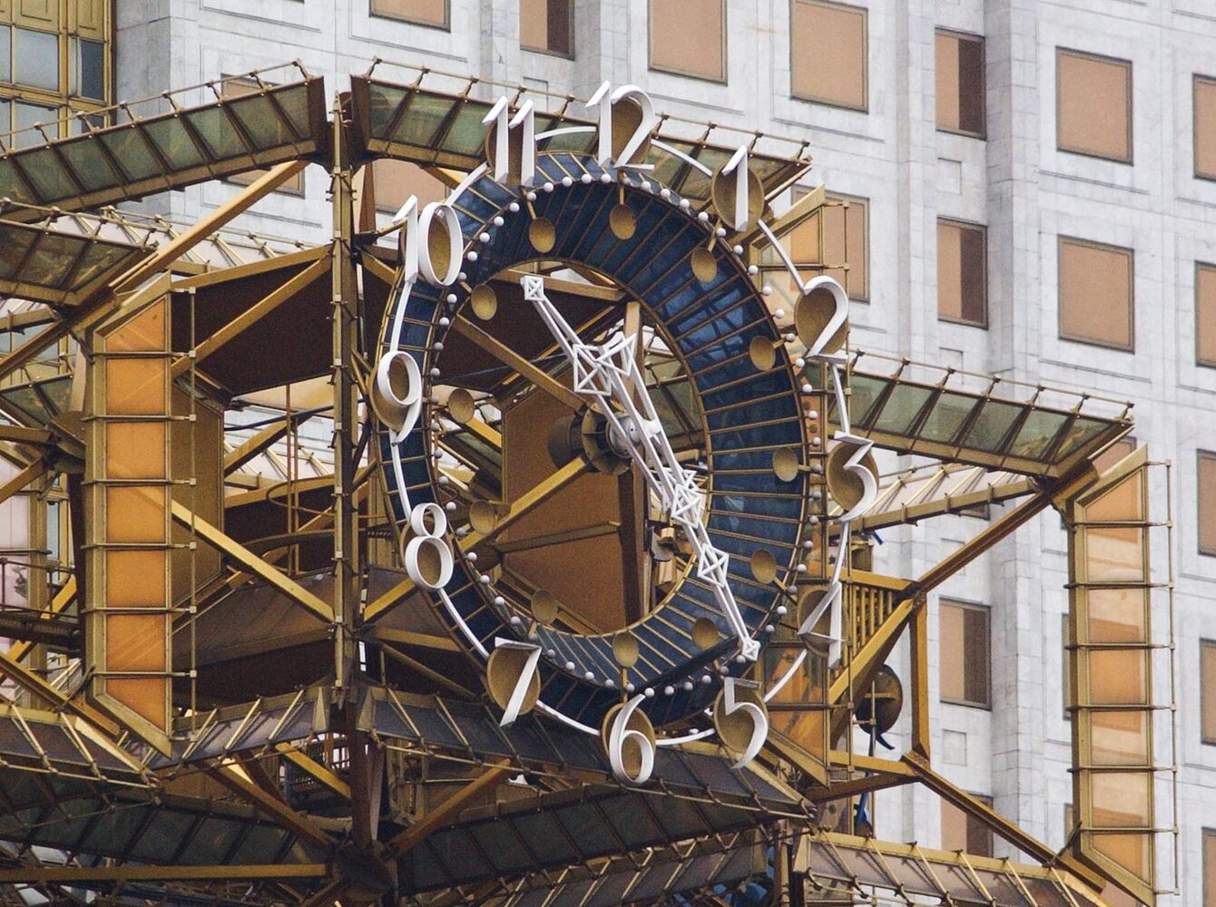 Уличные часы в Москве 6