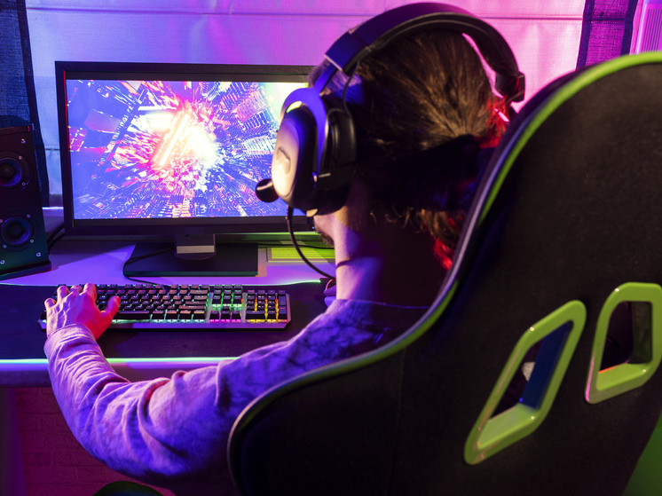 Mash: Видеоигры Dota 2, CS2 и EA FC введут в школьную программу по физкультуре