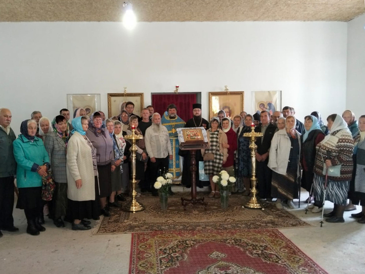 В Орловской области в строящемся храме Макария Алтайского прошла первая Божественная литургия