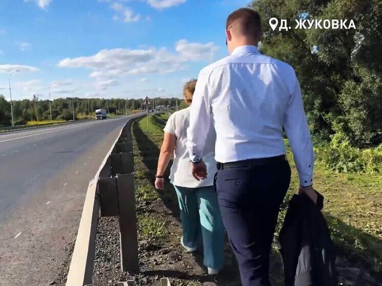В Орловской области единственный поворот в Жуковку перекрыли дорожными отбойниками