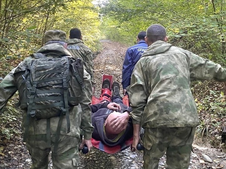 В Горячем Ключе спасли туриста, упавшего с высоты в районе Аюкского водопада