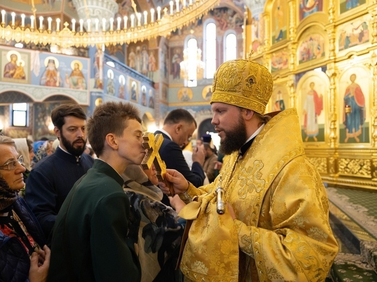 В храме Владимира пройдет служба для глухих и слабослышащих