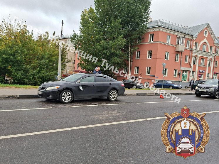 В Туле перебегавший улицу Кутузова пешеход попал под колеса Toyota Camry