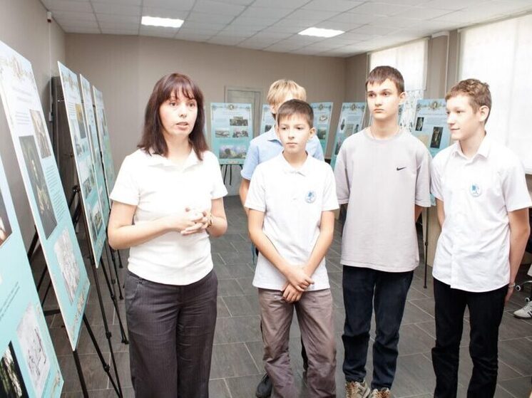 Волгодонский музей представил в Донецке выставку о Петре I и Донском крае