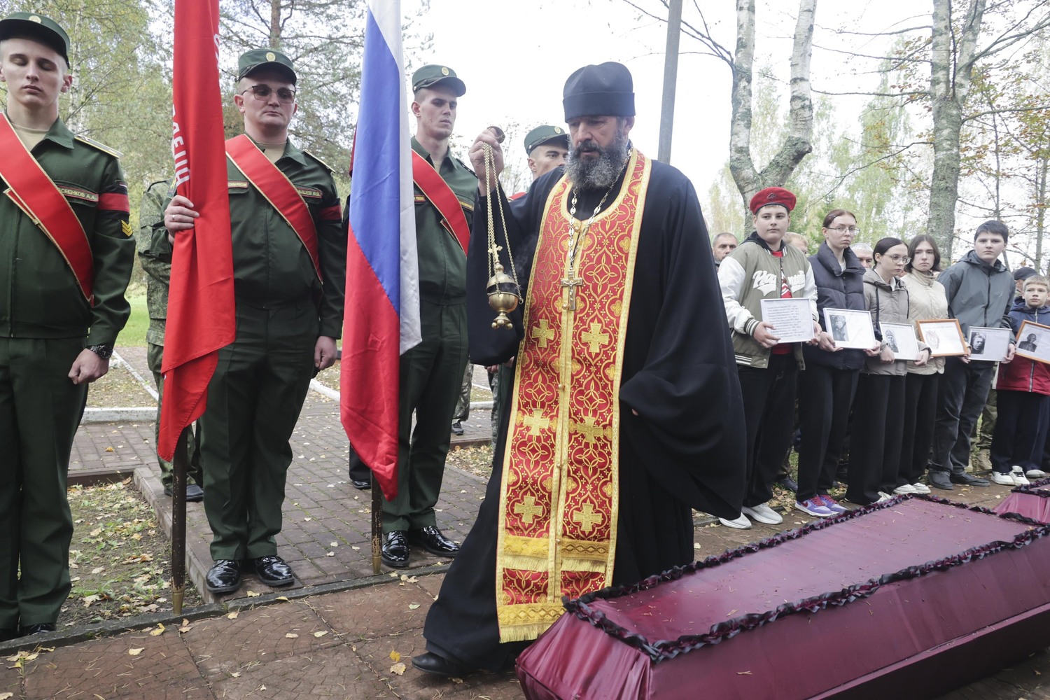 Церемония захоронения воинов ВОВ